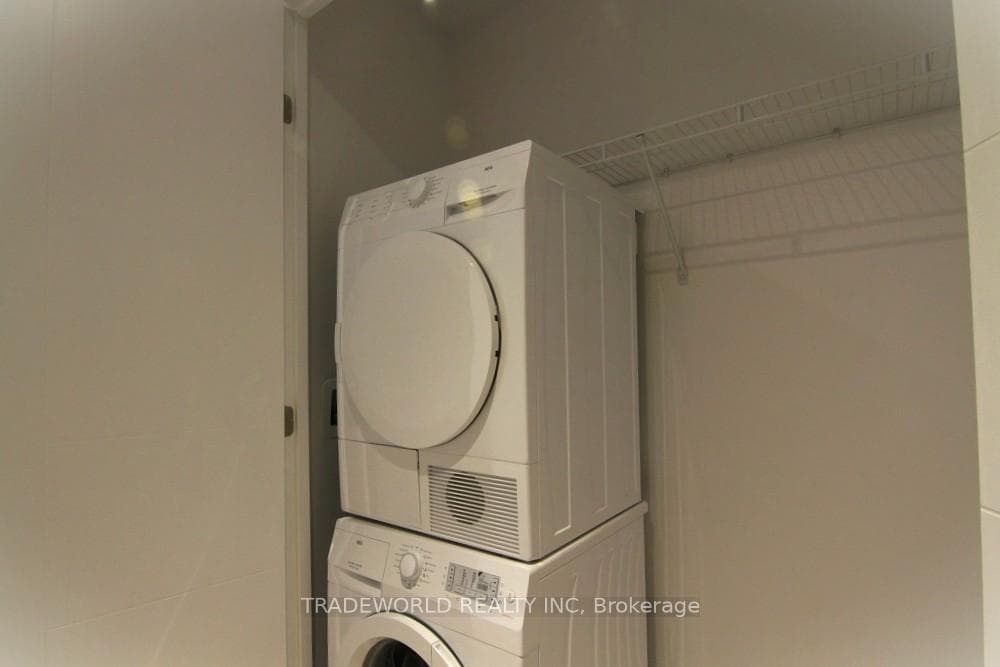 488 University Avenue Unit 2101 photo 15