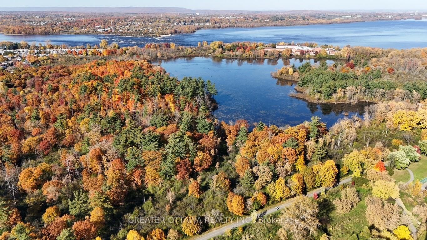 Another birds eye view of the surrounding area