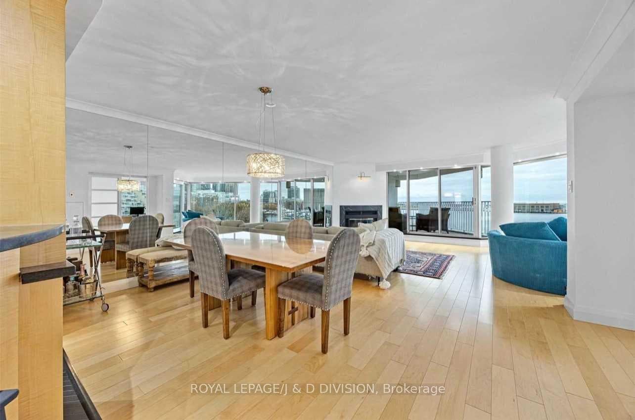 401 Queens Quay Unit 505 photo 11