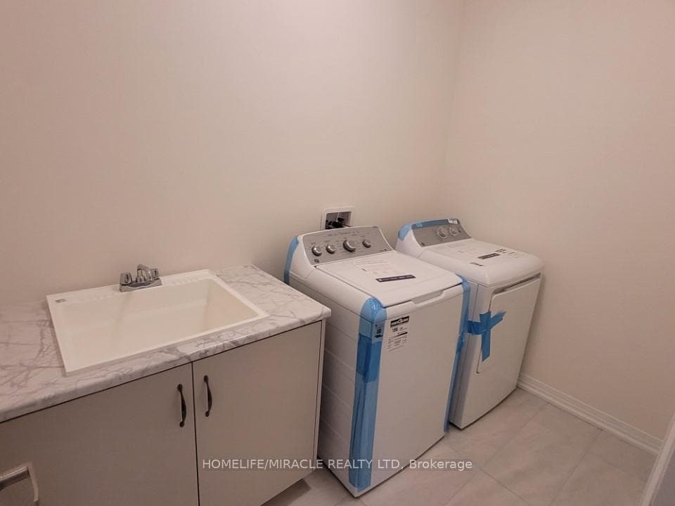 34 Rumi Court photo 15