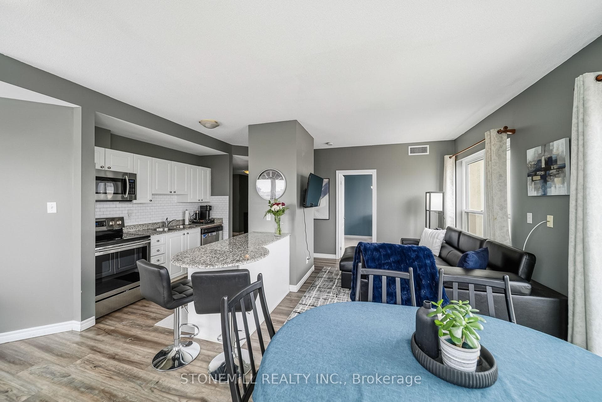 135 James Street Unit 701 photo 15