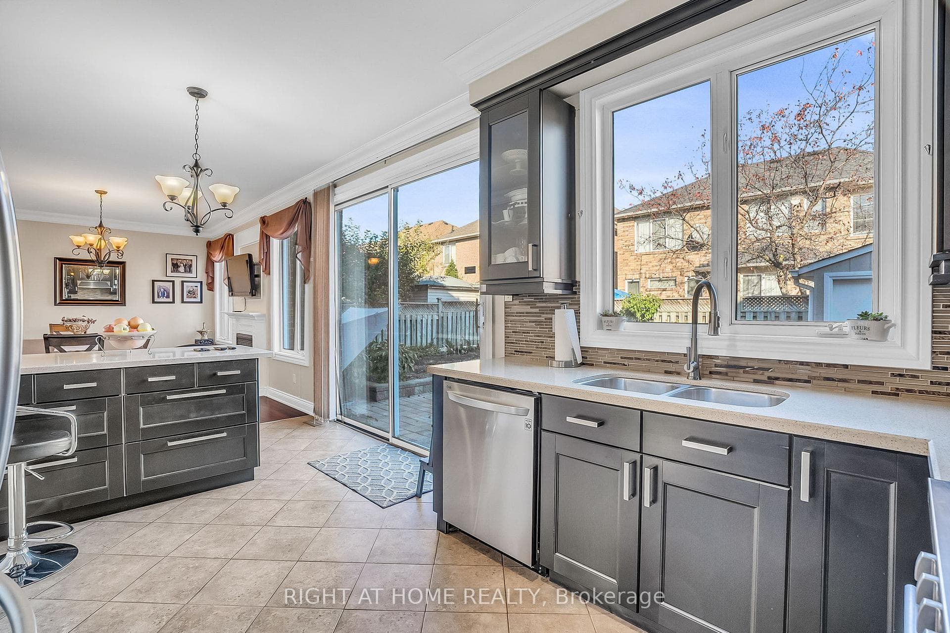 421 John Deisman Boulevard photo 5