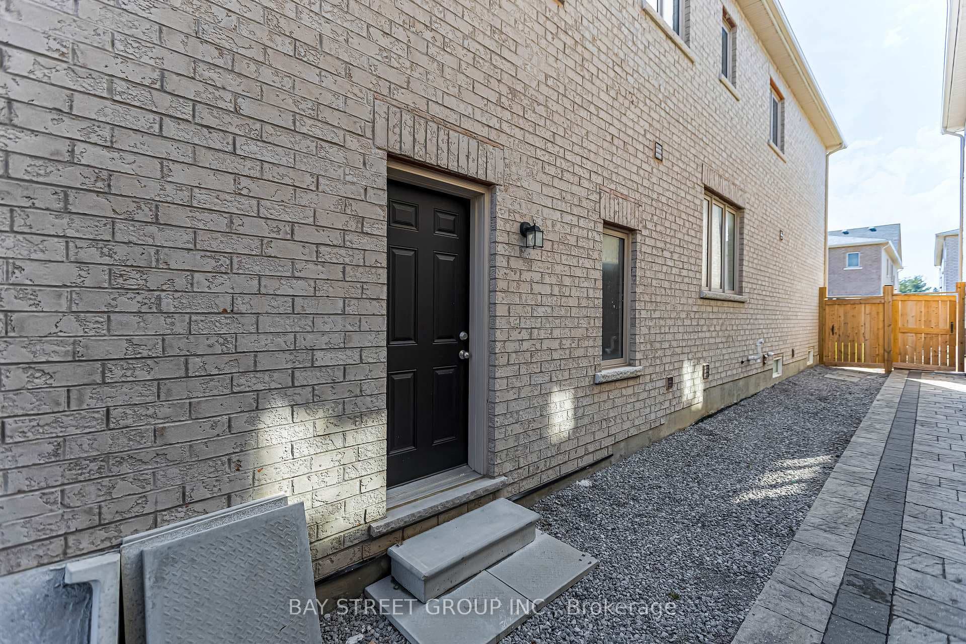 60 Mohandas Drive photo 48
