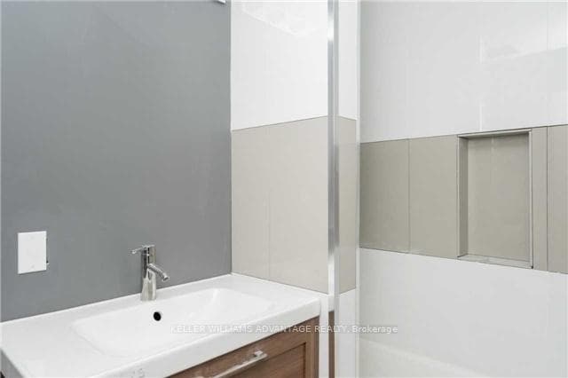 112 Alder Crescent Unit 302 photo 9