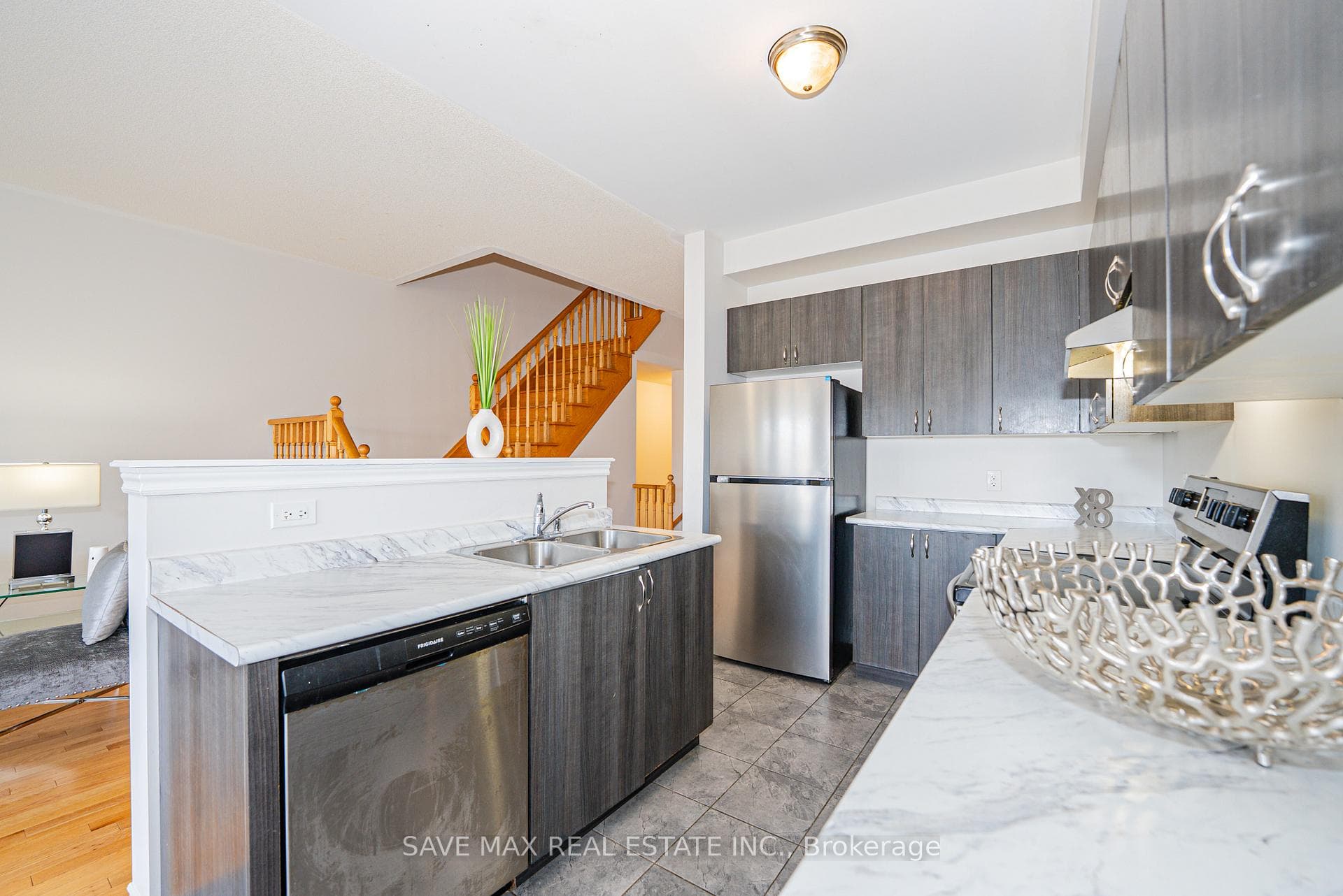 9 Phyllis Drive photo 17