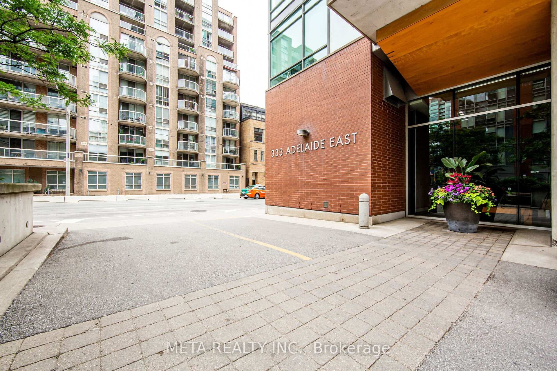 333 Adelaide Street Unit 410 photo 2