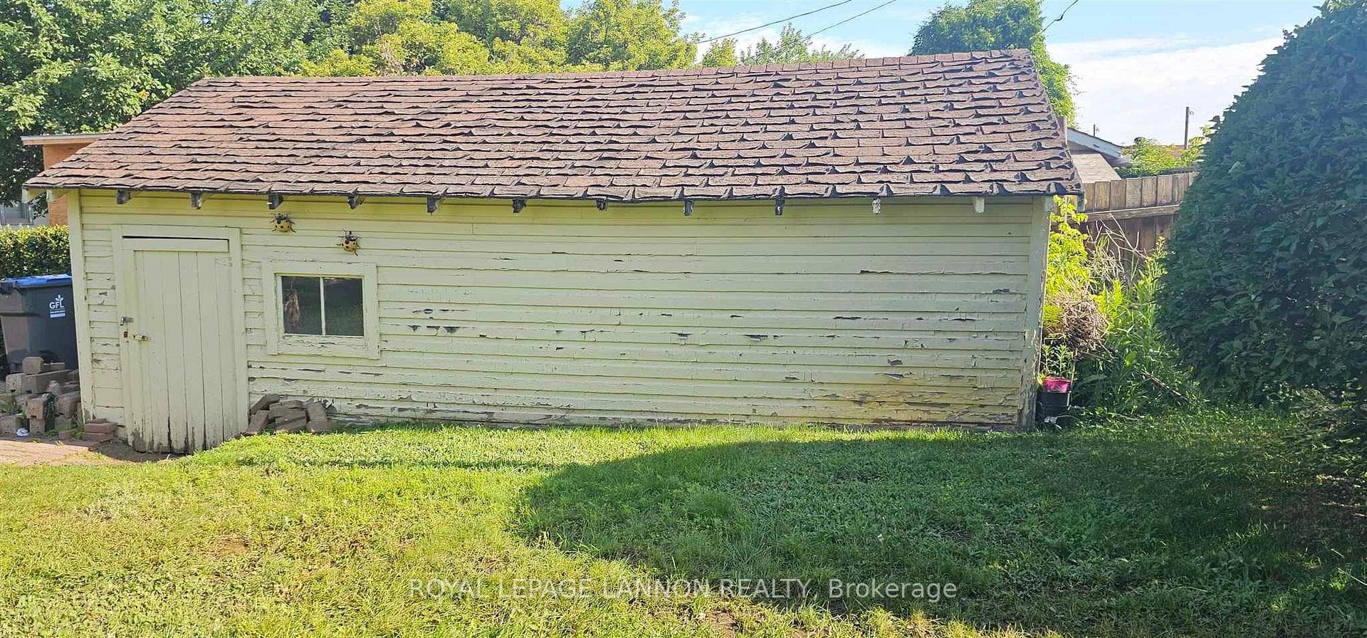 822 Syndicate Avenue photo 16