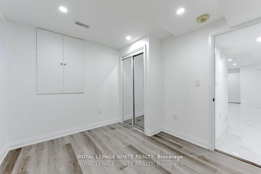 4 Drayton Crescent photo 36