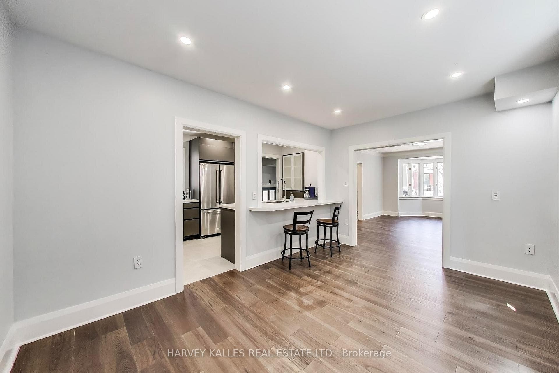 338 Markham Street photo 7