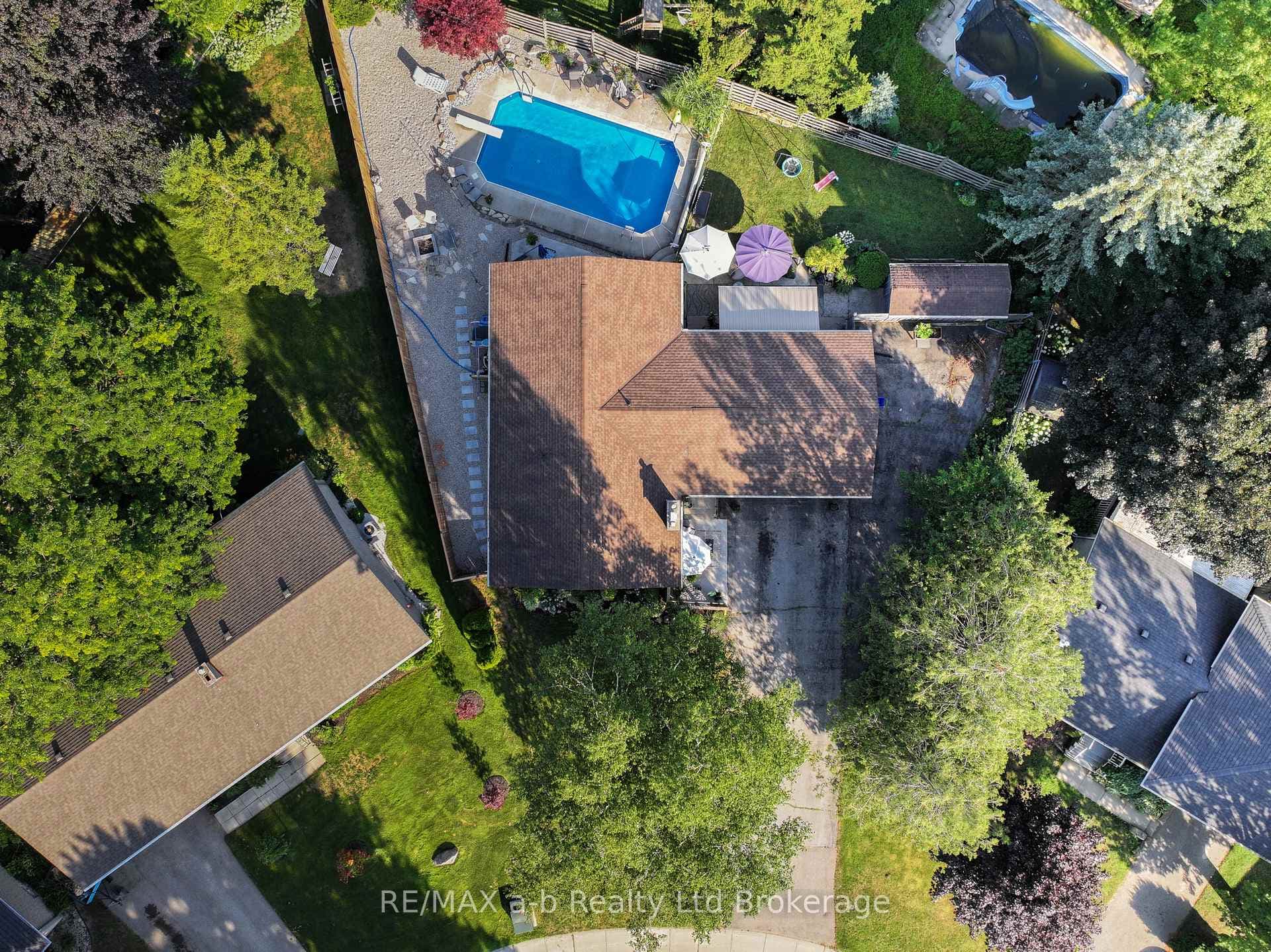 6 Camdon Court photo 46