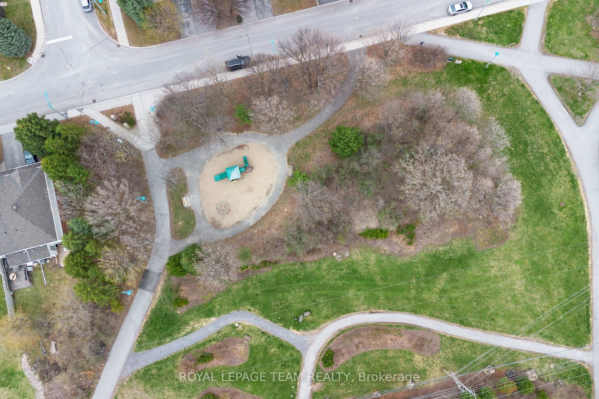 189 Gray Crescent photo 41