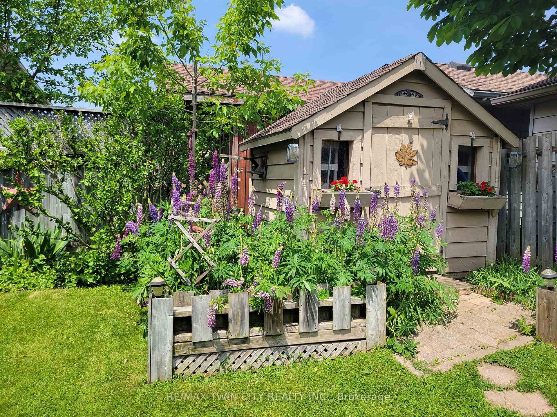 125 Wimbleton Crescent photo 31