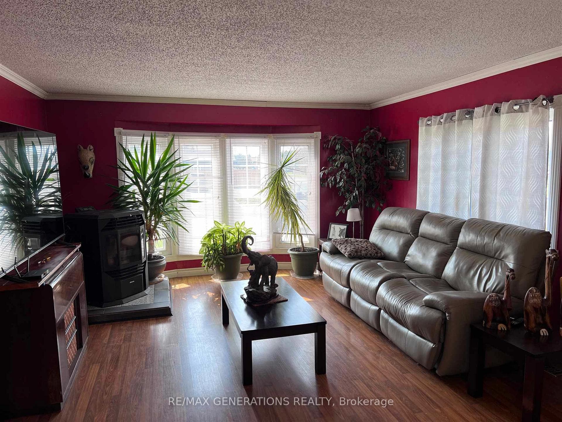 72 Jackson Crescent photo 2