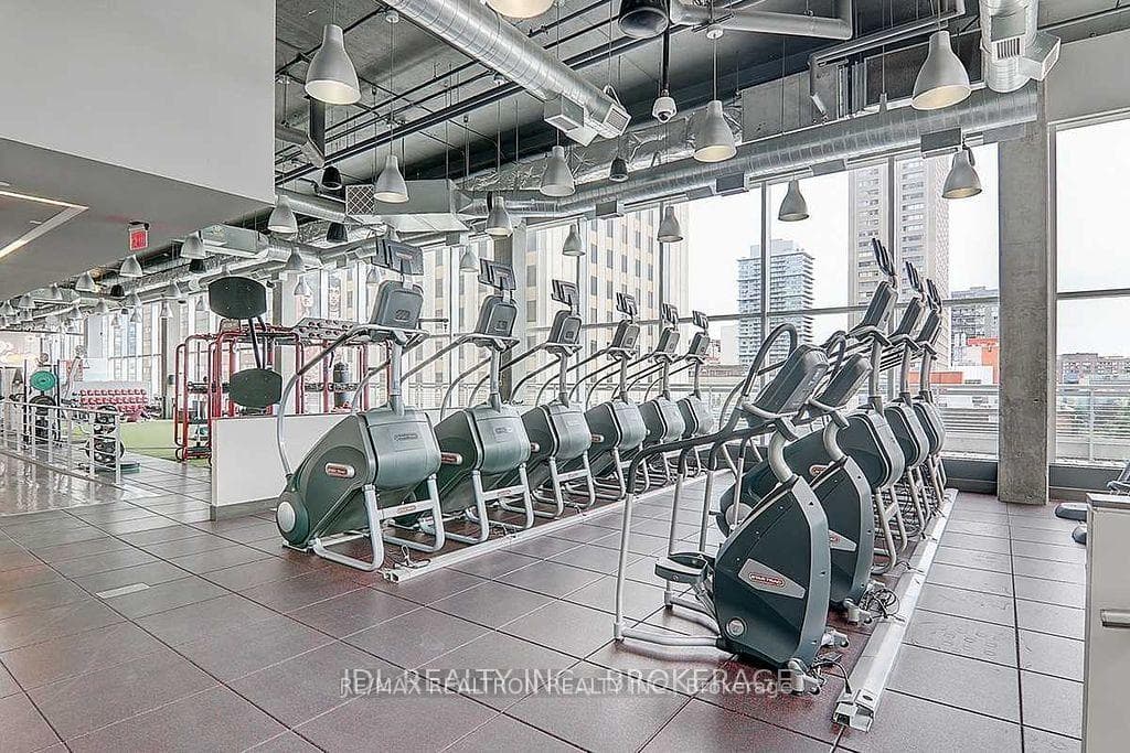 386 Yonge Street Unit 1112 photo 21