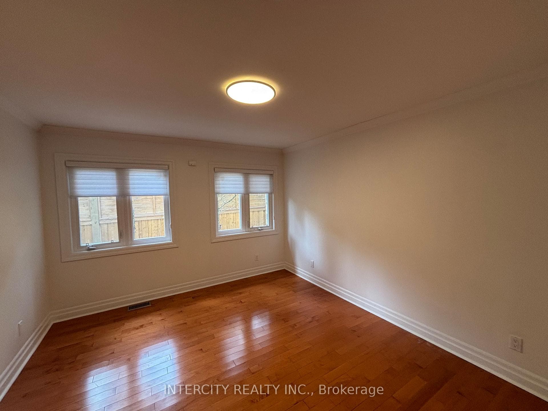 1262 Mississauga Road photo 15