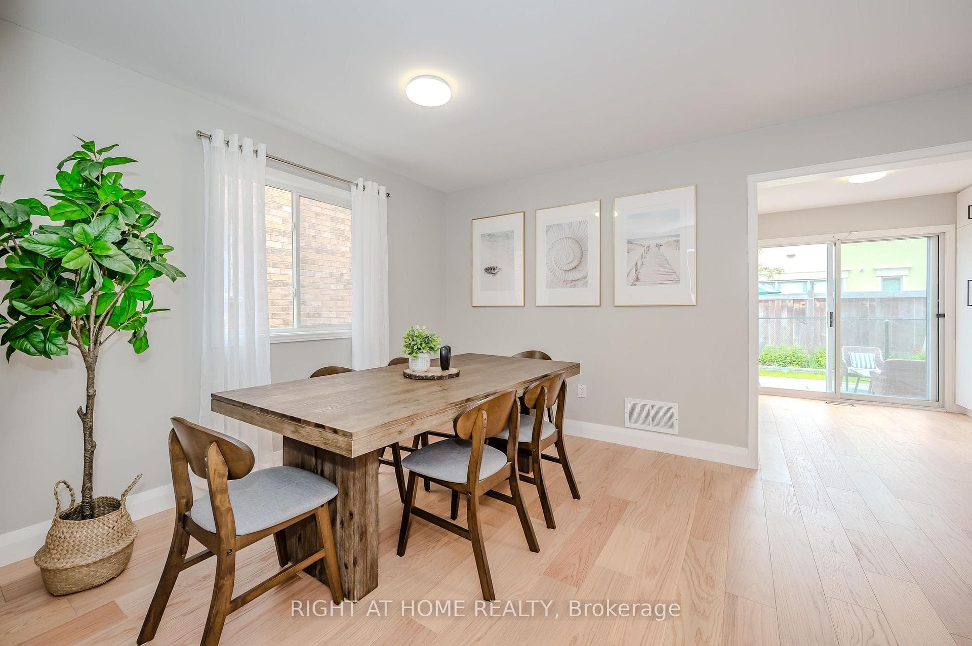 81 Ronan Crescent photo 8