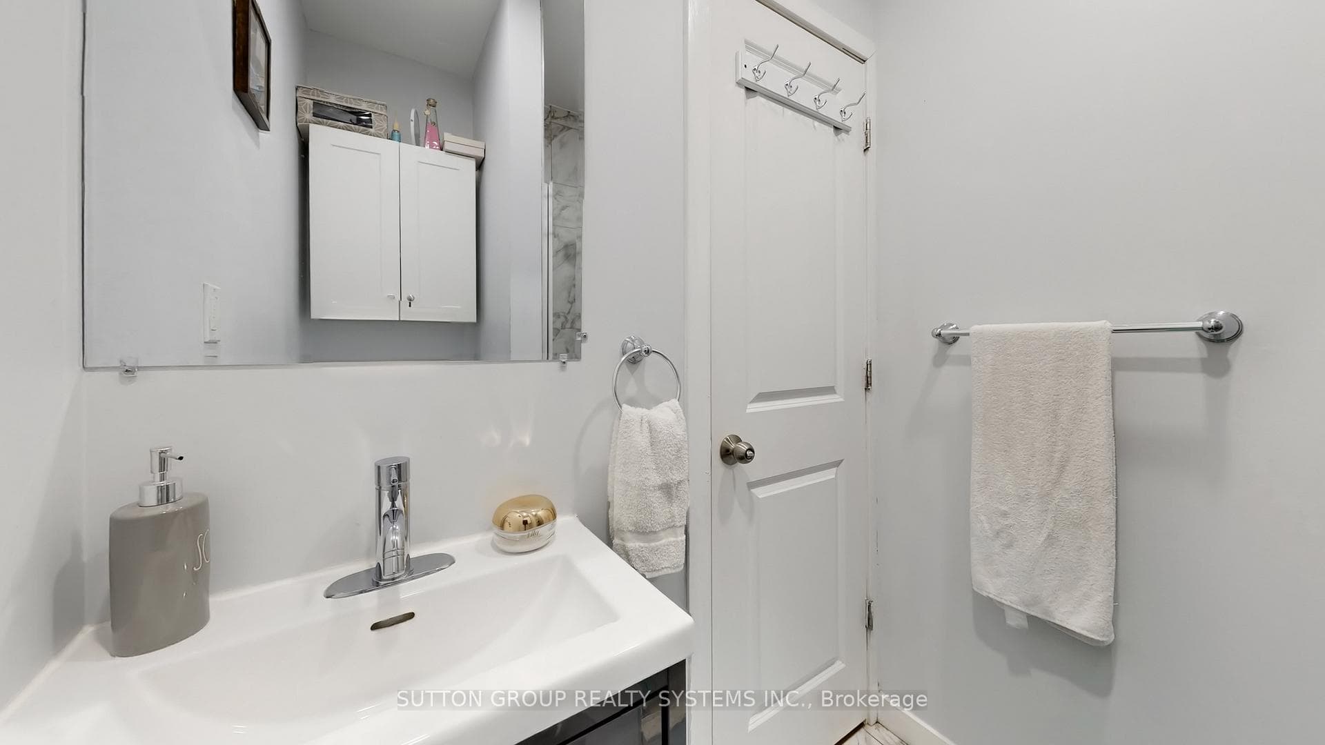 50 Brownville Avenue photo 12