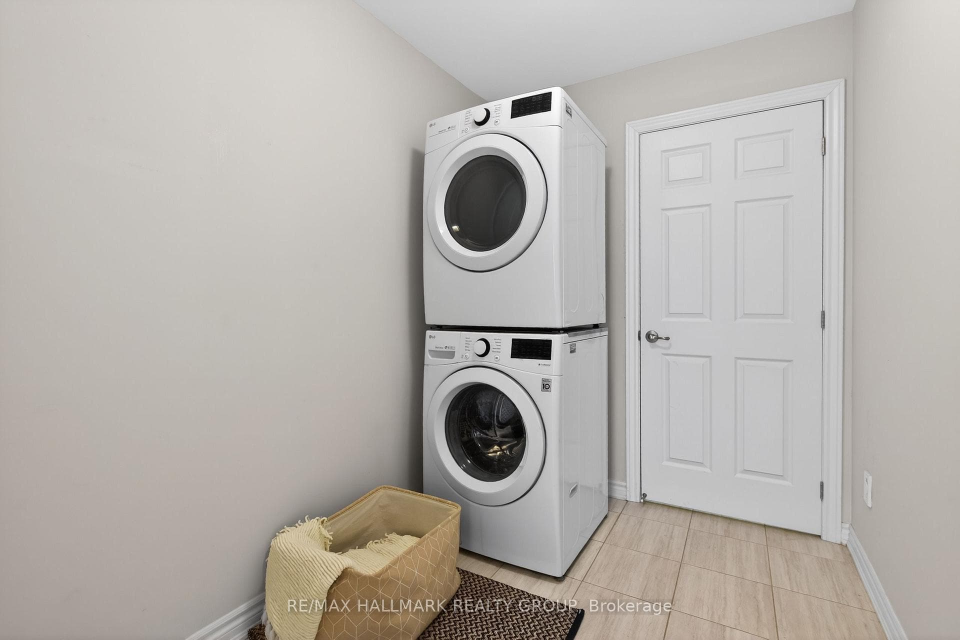 805 Kiniw Private photo 4