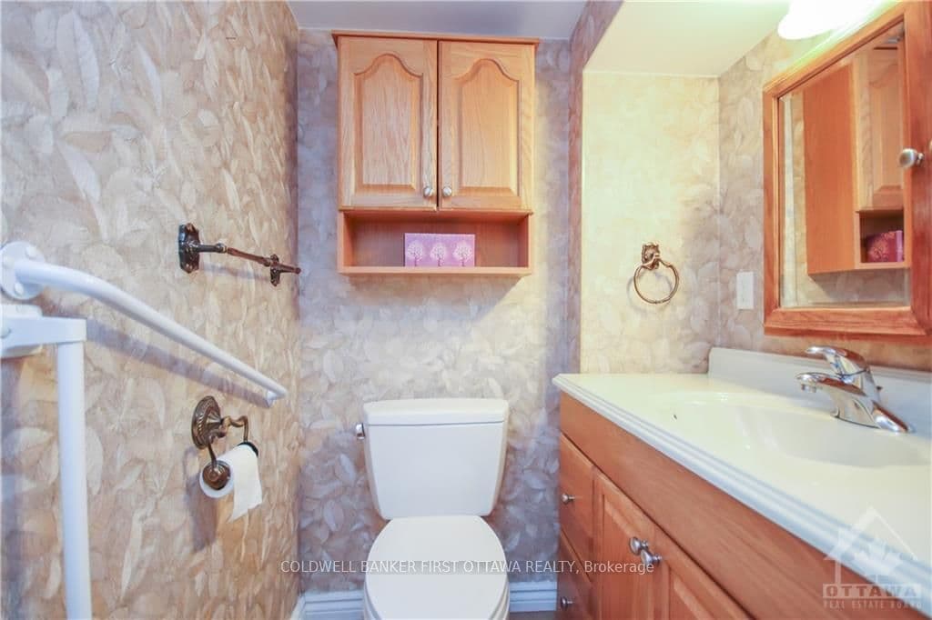 74 HILLIARD Avenue photo 24