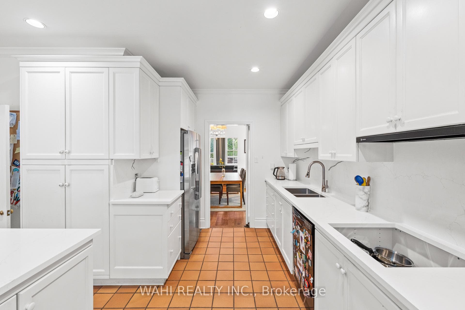 135 Stanley Avenue photo 8