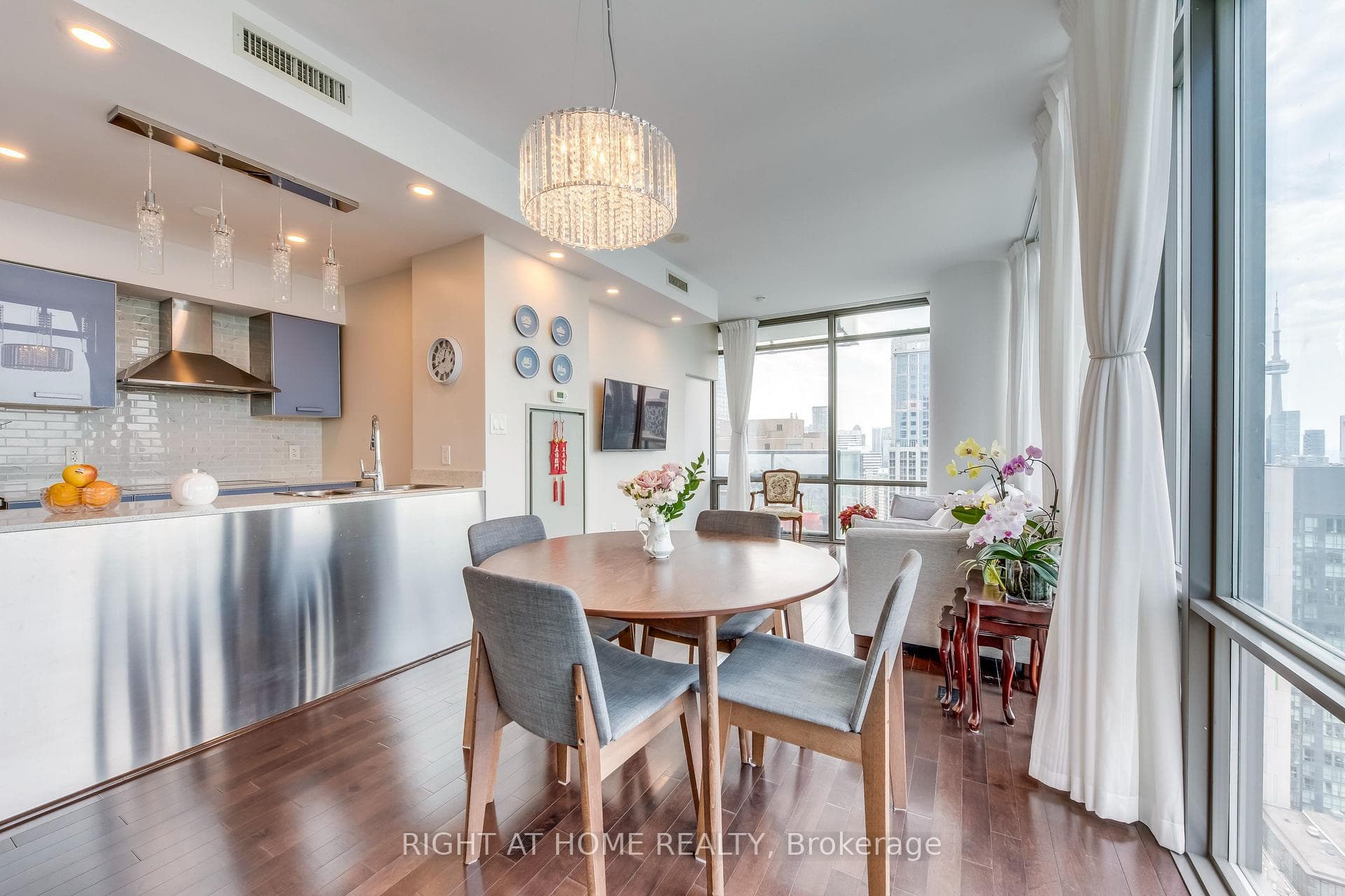 38 Grenville Street Unit 3803 photo 9
