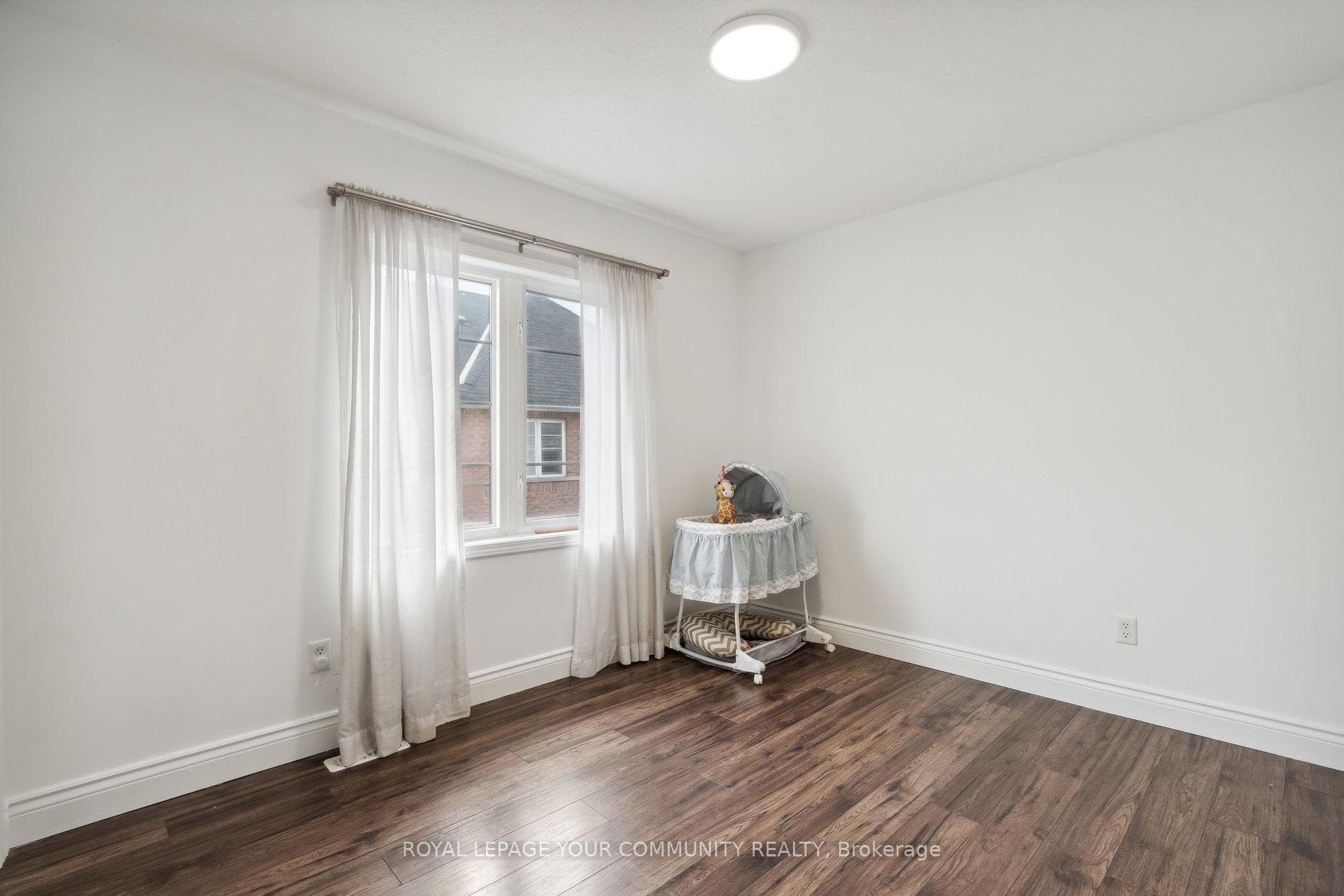 34 Talbotshire Street photo 35
