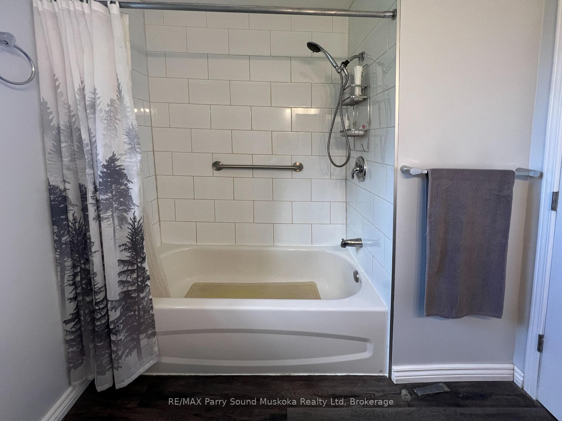 Update tile, tub, flooring