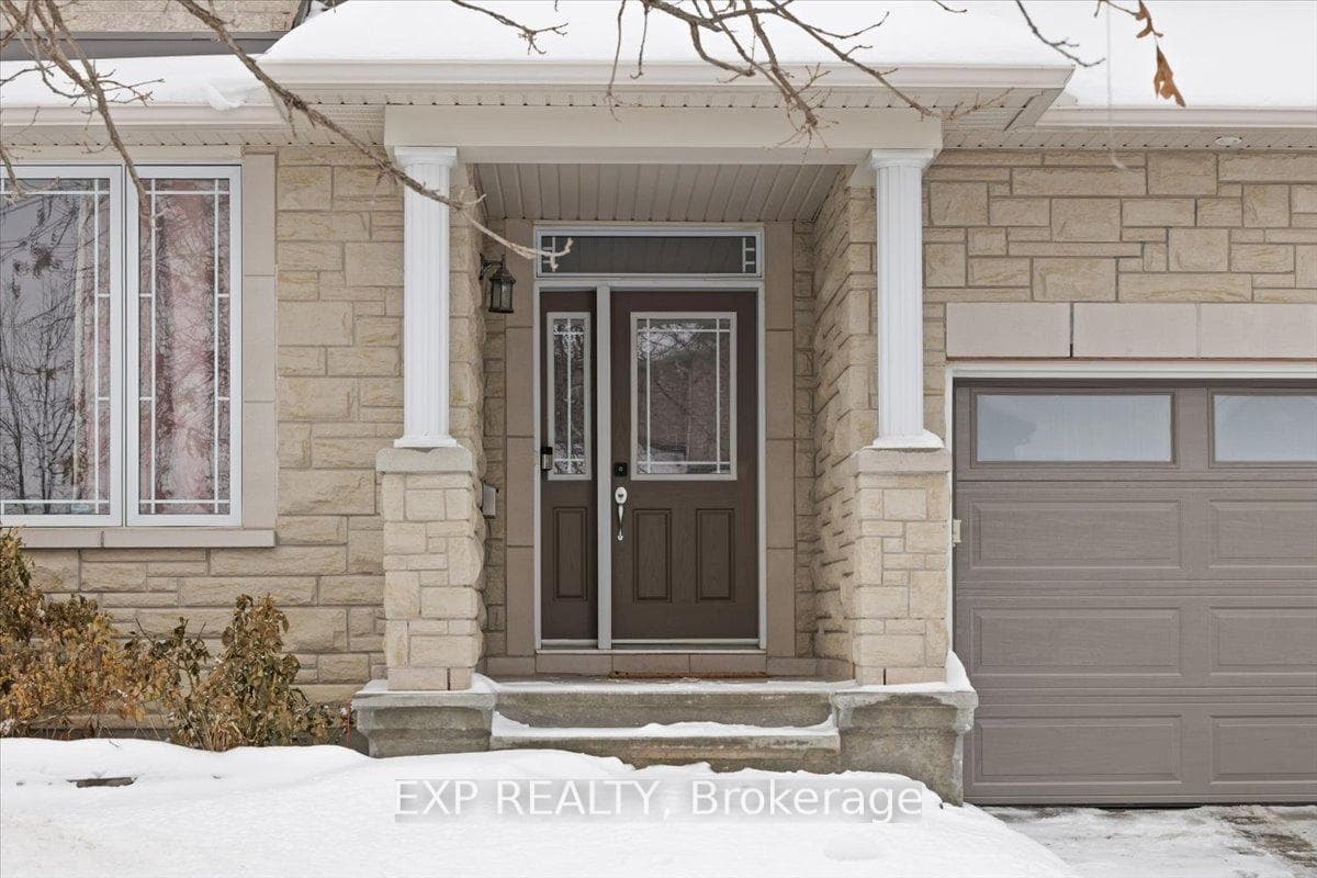 300 Grayburn Way photo 3
