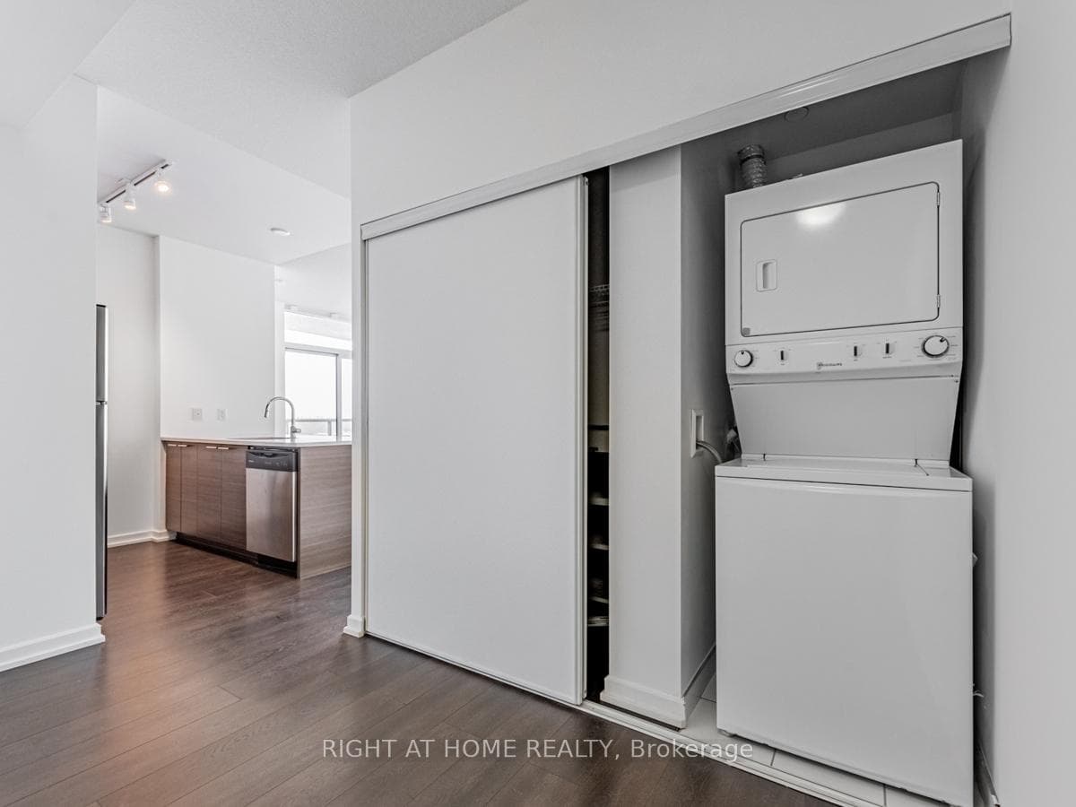 66 Forest Manor Road Unit 1302 photo 20