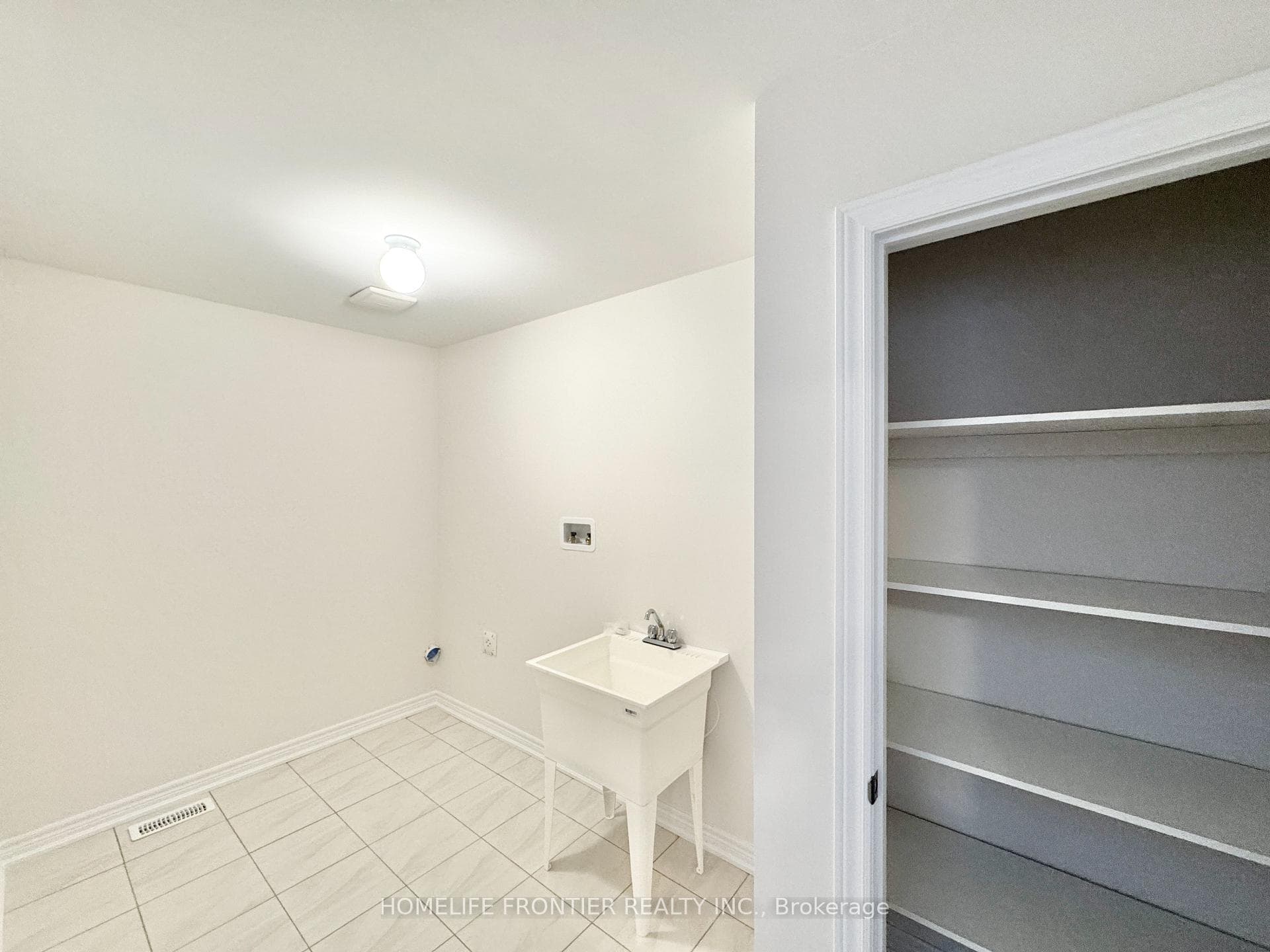 879 Plum Place photo 12