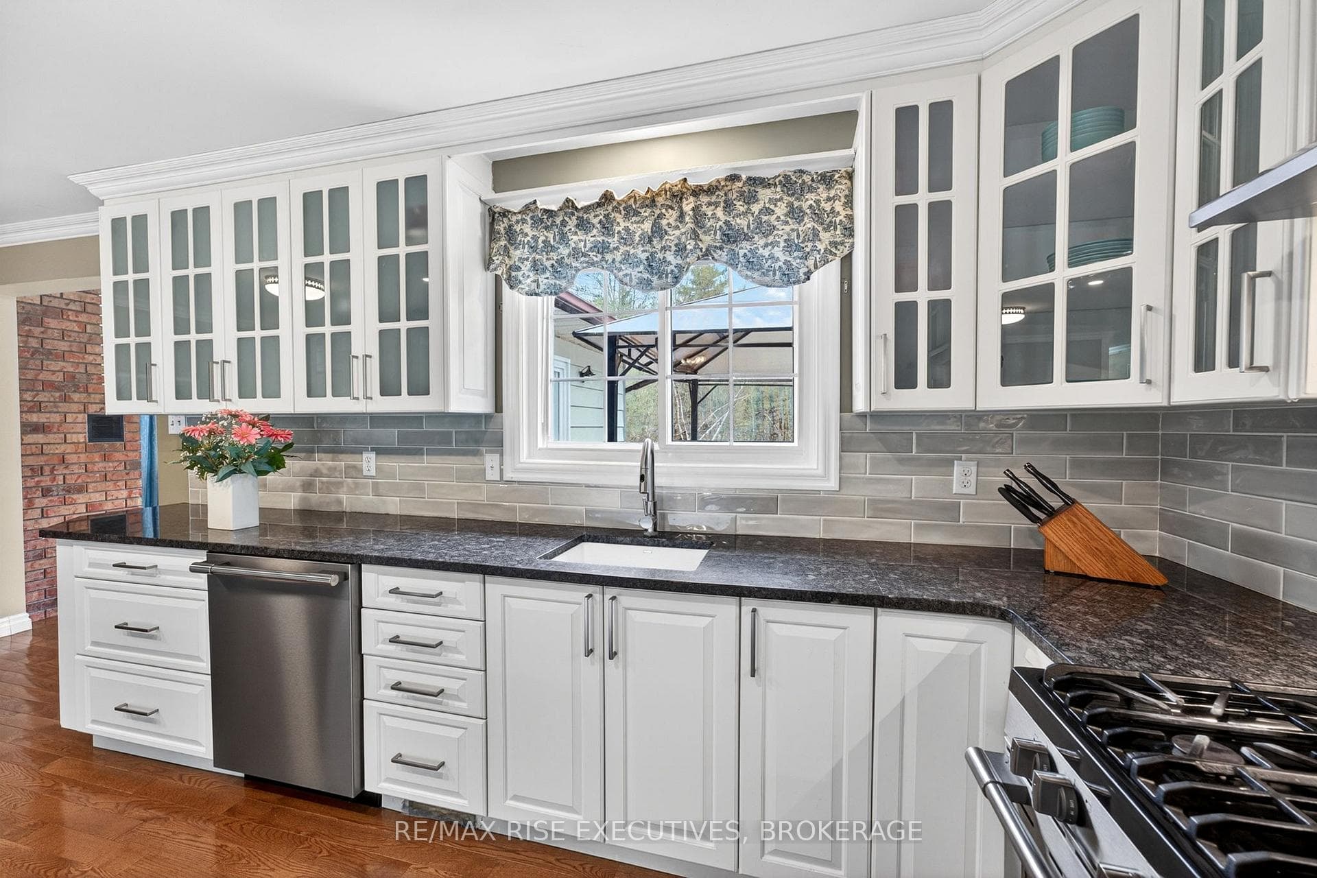 2405 Rideau Ferry Road photo 14