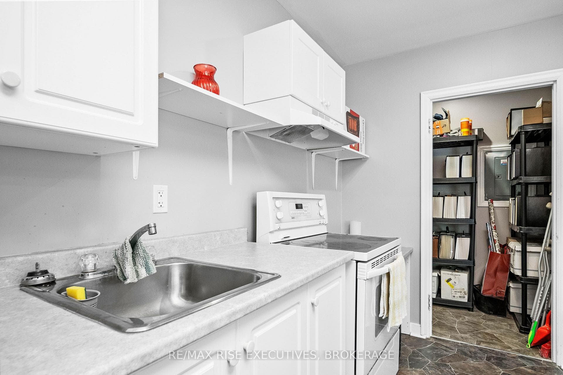 89 DUNDAS Street photo 13