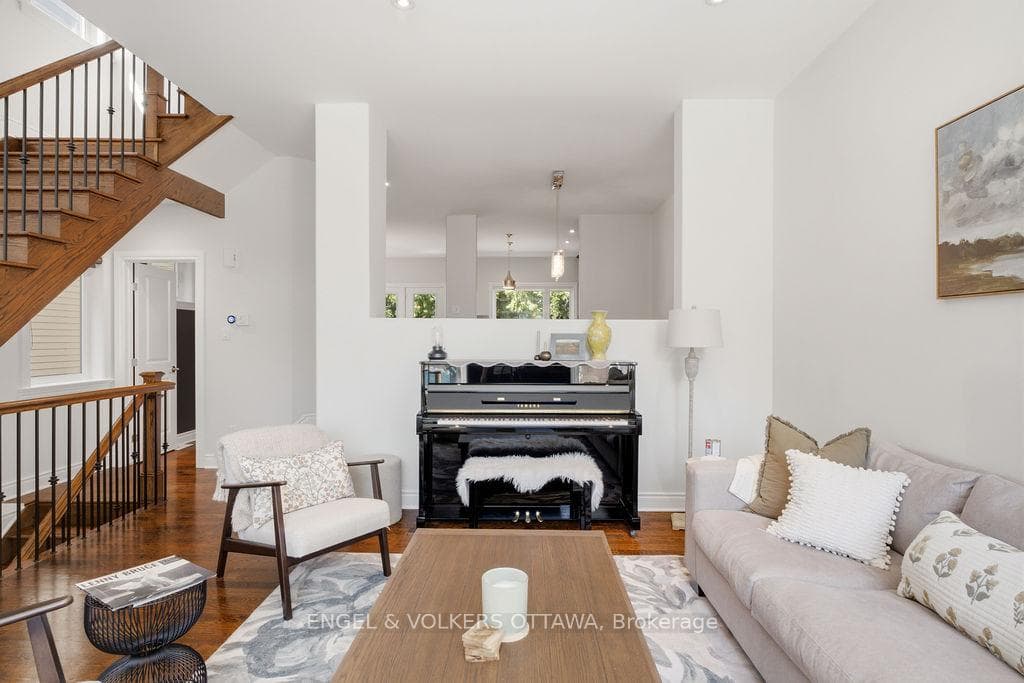 270 Royal Avenue photo 7