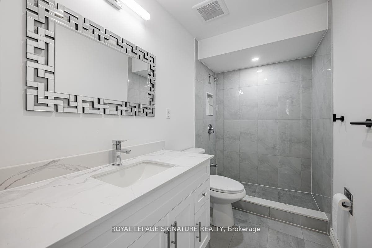 54 Tuscarora Drive Unit A/Upper photo 5