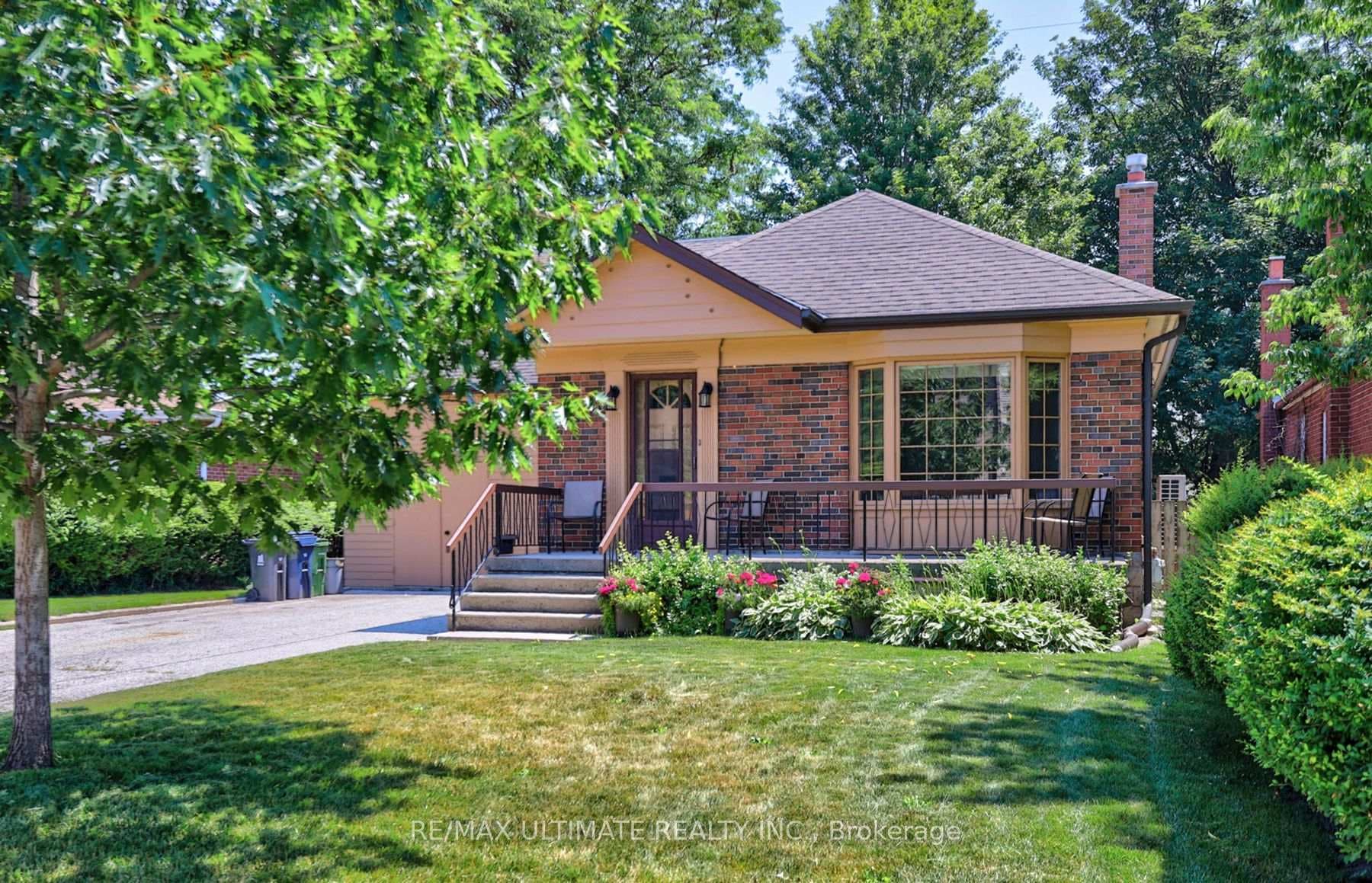 81 Flora Drive photo 3