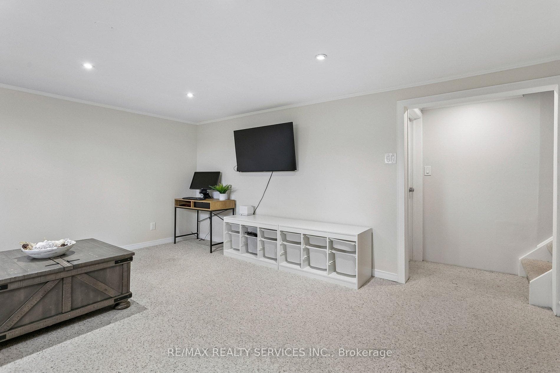 12 Ferndale Crescent photo 31