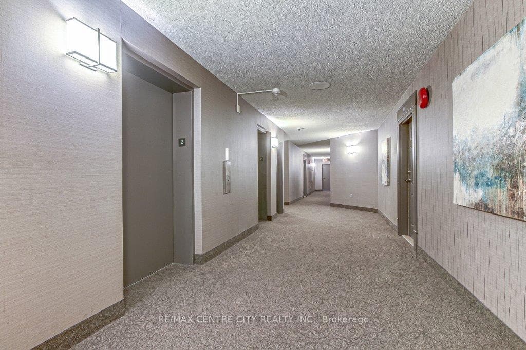 549 RIDOUT Street Unit 203 photo 21
