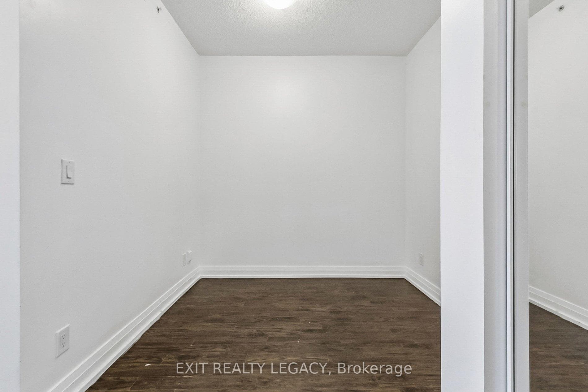7167 Yonge Street Unit 710 photo 37
