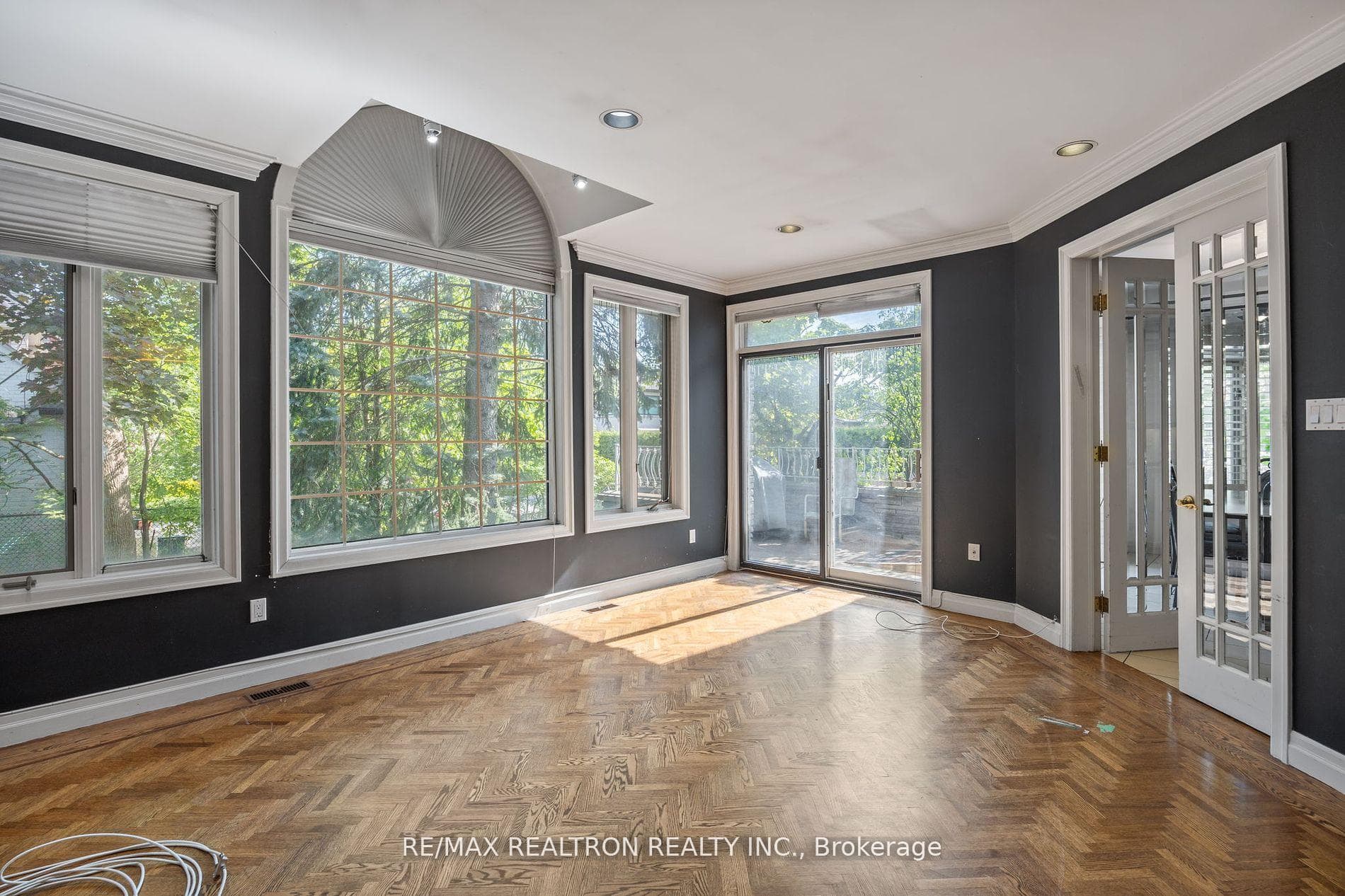 55 Shelborne Avenue photo 6