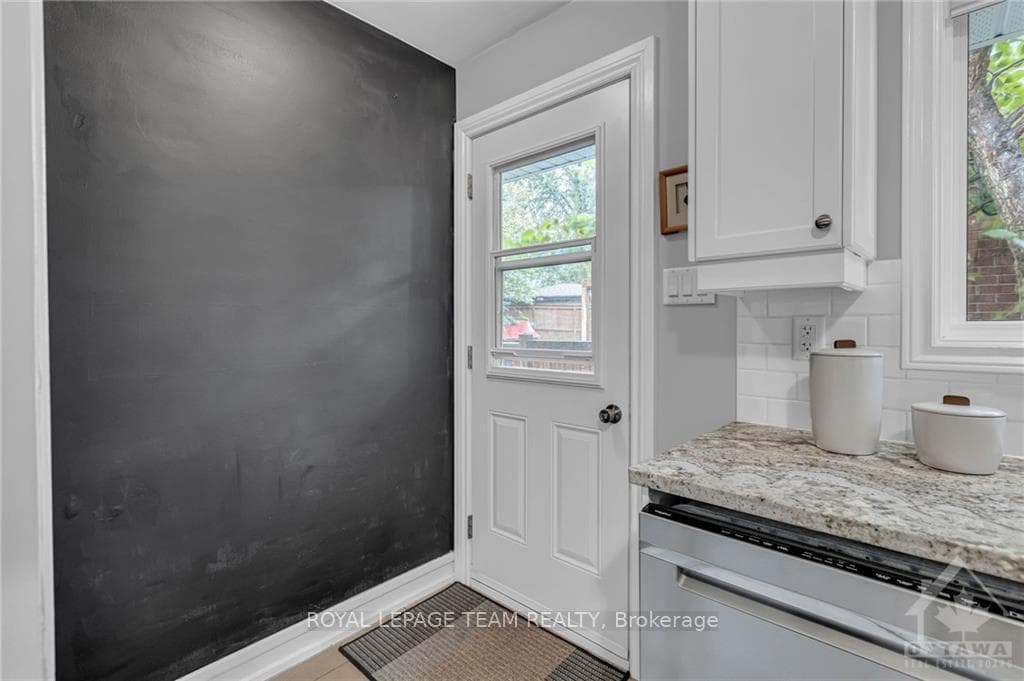 629 SHERBOURNE Road photo 14
