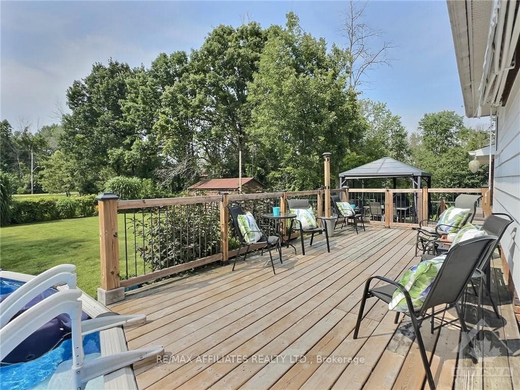 6 SUTTON Drive photo 9