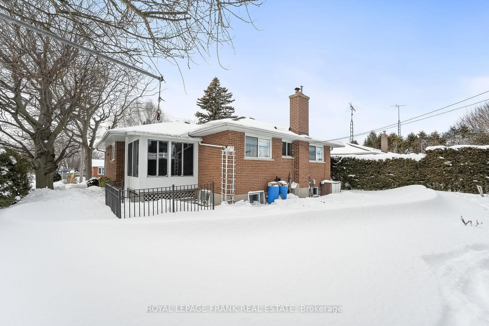 119 Thorncliffe Street photo 43