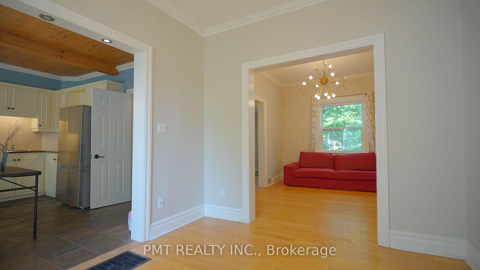 31 Burgess Avenue photo 6