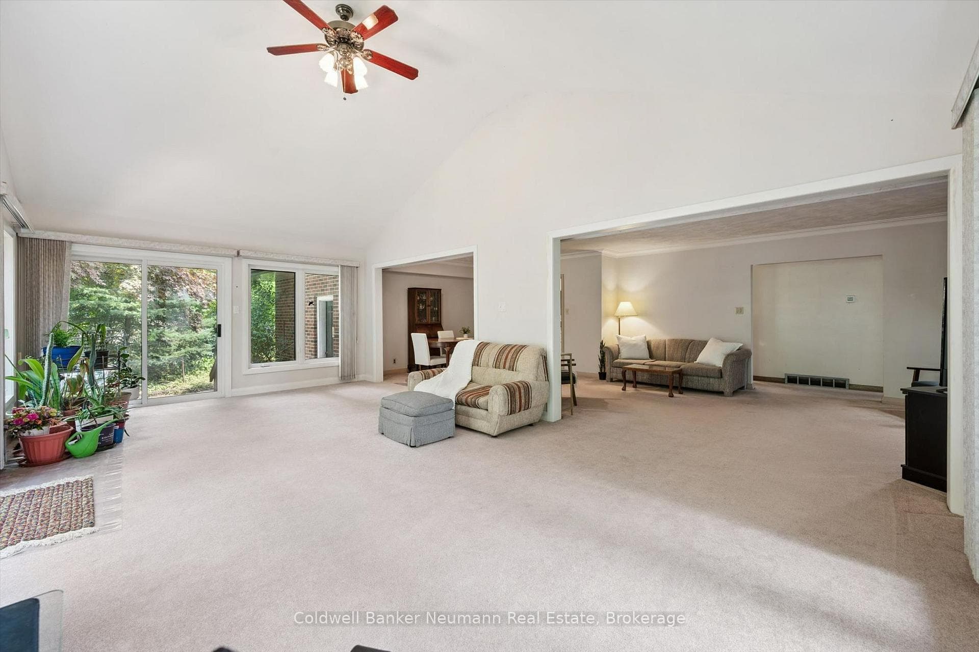 45 Dean Avenue photo 9