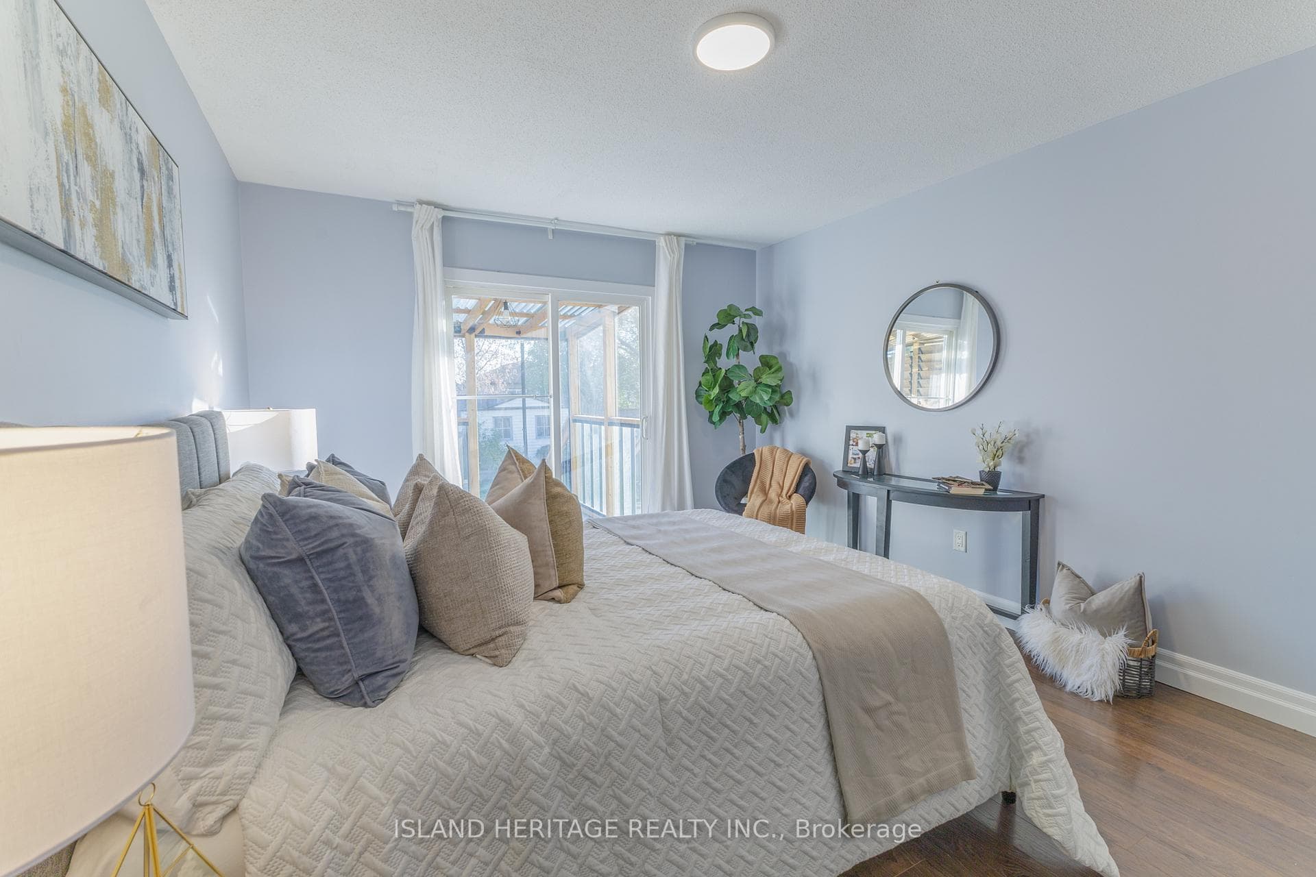 114 Turnberry Crescent photo 25
