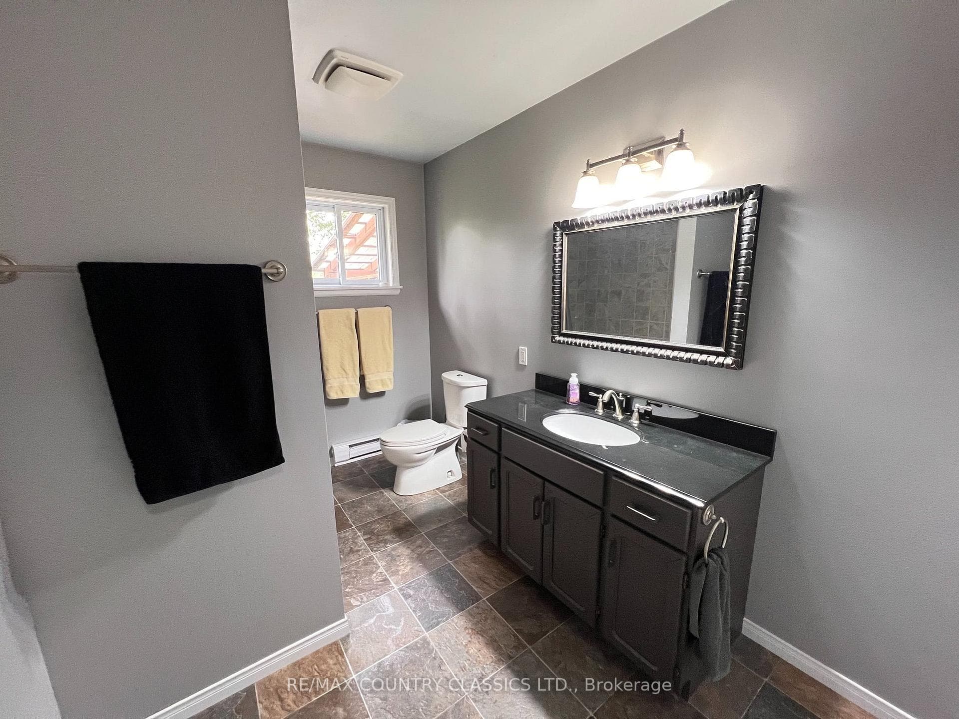 4 PIECE MAIN BATHROOM