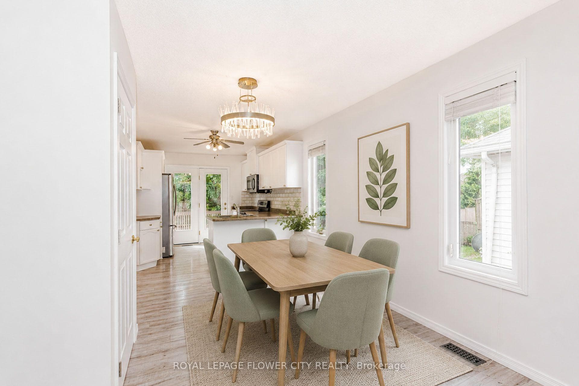 47 QUEENSWAY Drive photo 17