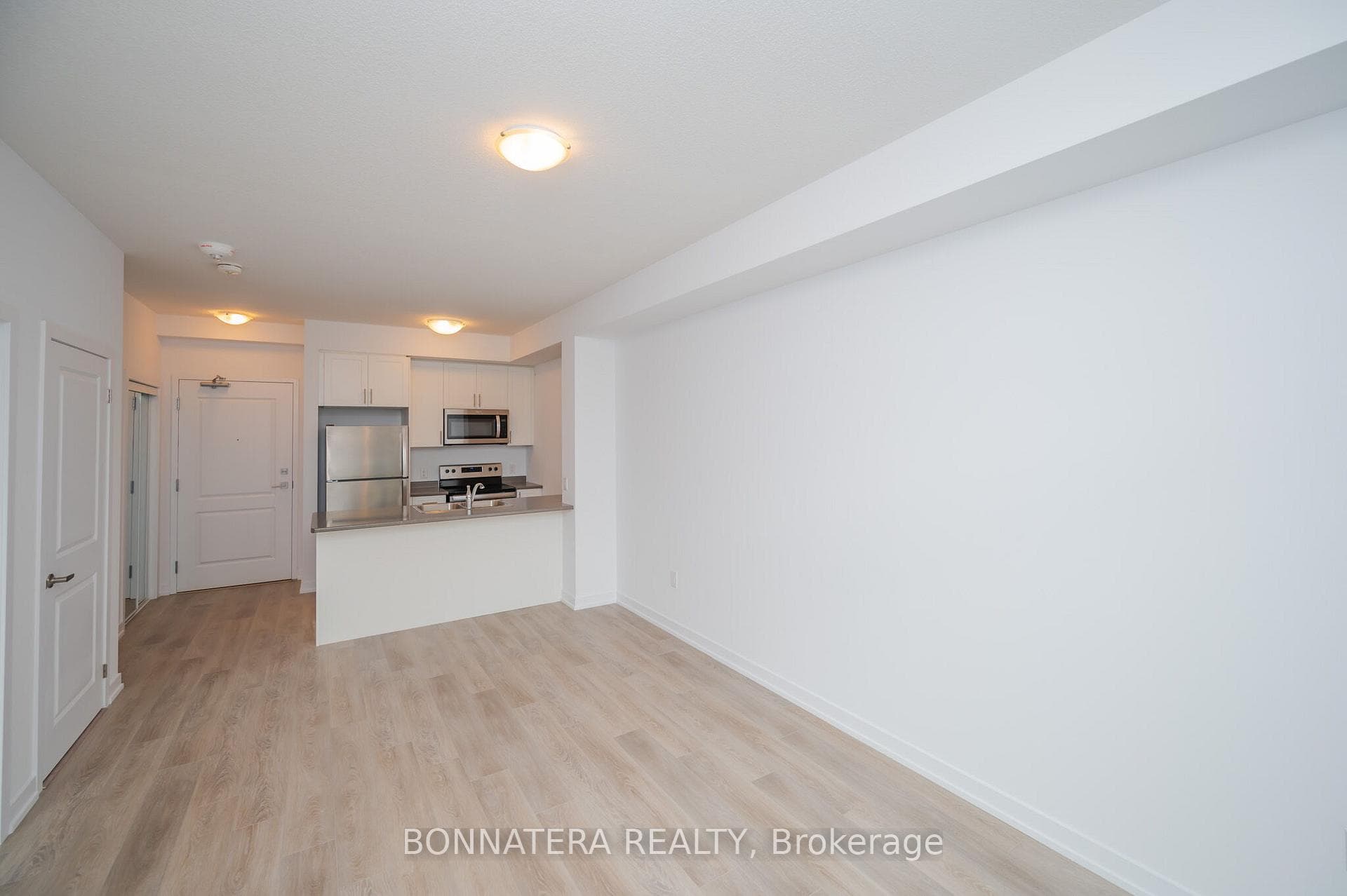 450 Dundas Street Unit 223 photo 8