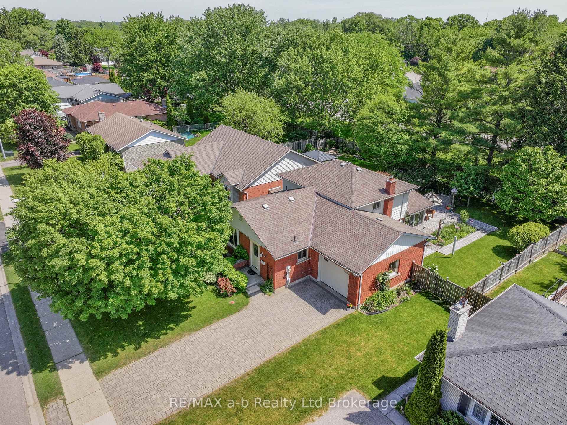18 Denrich Avenue photo 39