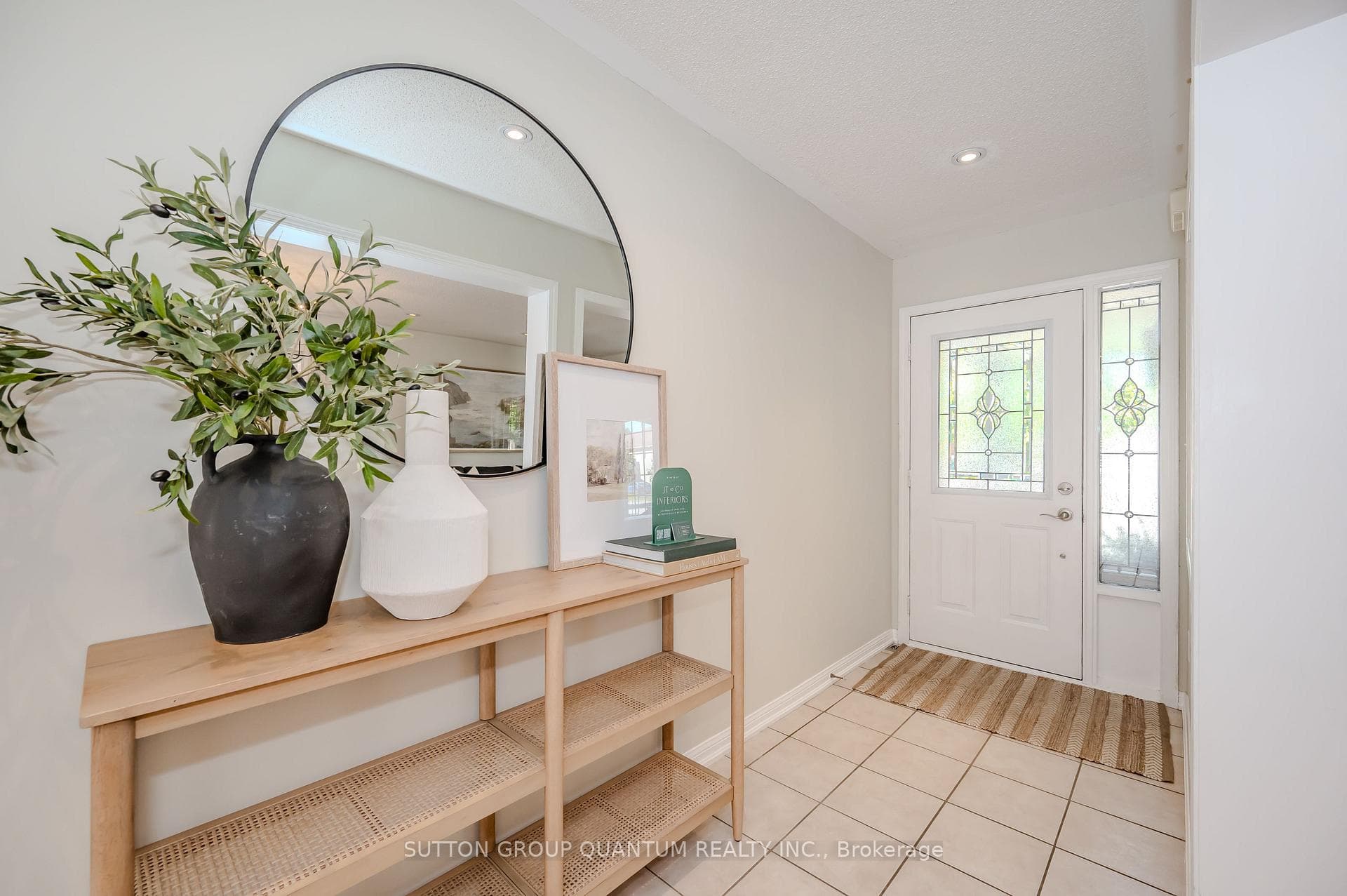 944 Hollinrake Crescent photo 4